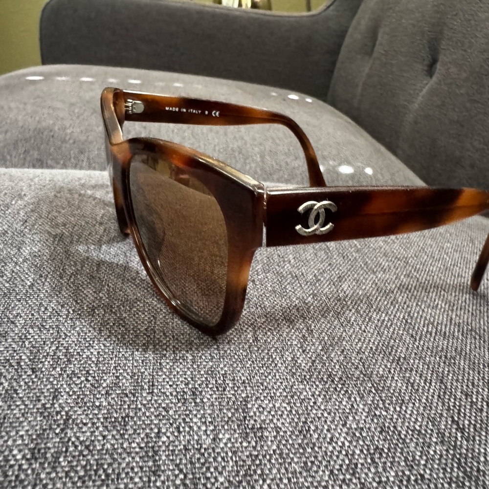 💋SOLD💋Chanel Brown Sunglasses - Picture 7 of 8